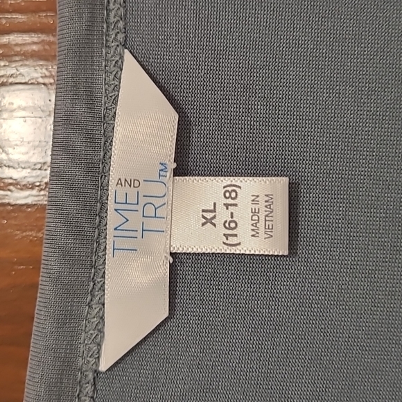 Time and True Blue Top - Picture 3 of 3